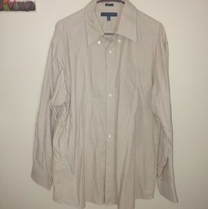 Gently used Tommy Hilfiger Mens button down.